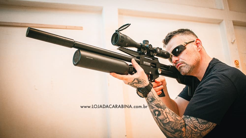 carabina de pressao com luneta com otima ergonomia em polimero