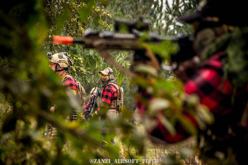 ponta vermelha na arma de airsoft